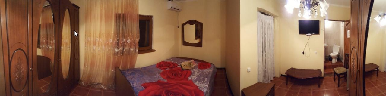 U Iriny Hotel Піцунда Екстер'єр фото