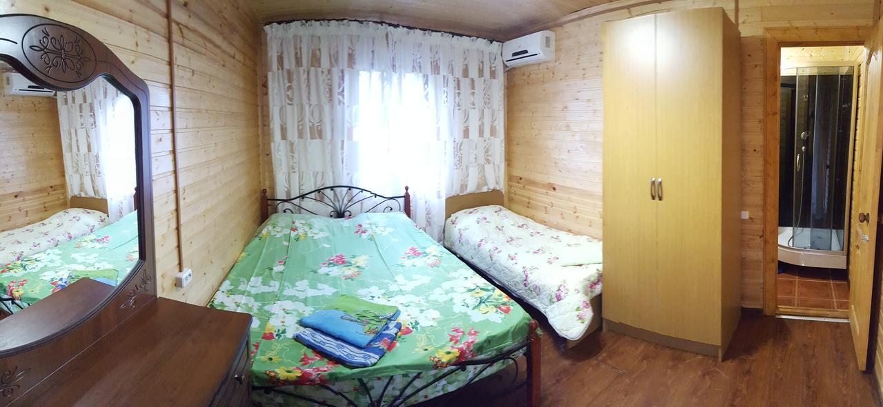 U Iriny Hotel Піцунда Екстер'єр фото