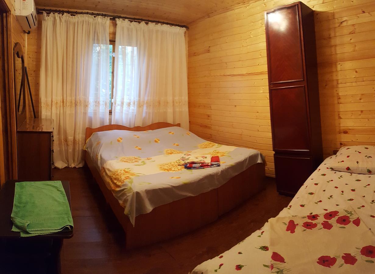 U Iriny Hotel Піцунда Екстер'єр фото