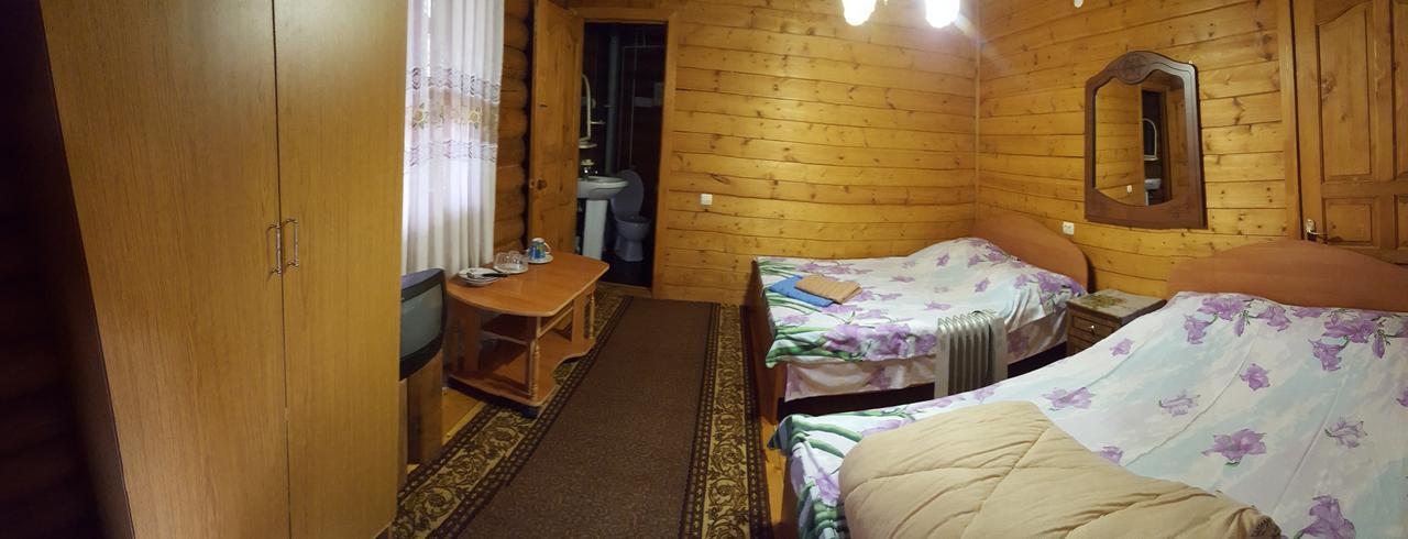 U Iriny Hotel Піцунда Екстер'єр фото