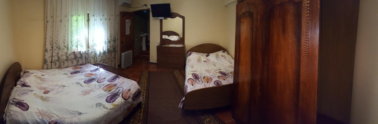 U Iriny Hotel Піцунда Екстер'єр фото