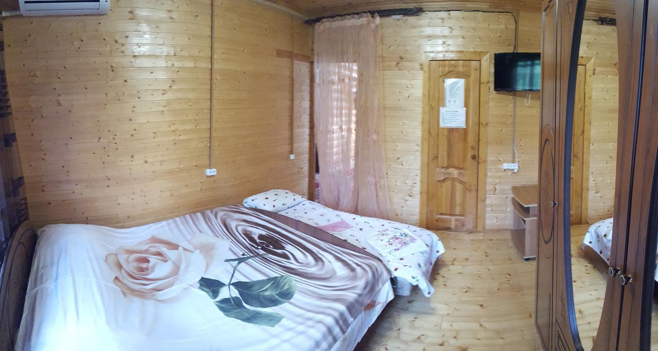 U Iriny Hotel Піцунда Екстер'єр фото